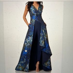 New and never worn! Kay Unger